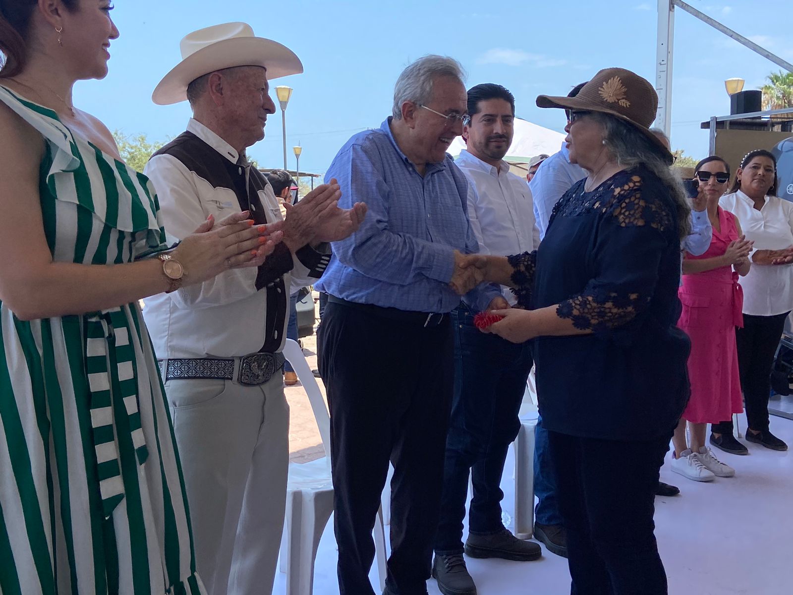 Gobernador entrega motores marinos a pescadores de La Reforma; se invierten más de 50 mdp en el estado