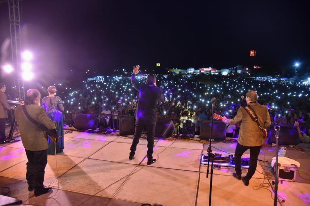 Histórico cierre del 120 aniversario de la ciudad de Los Mochis; más de 10 mil personas acuden al baile del recuerdo