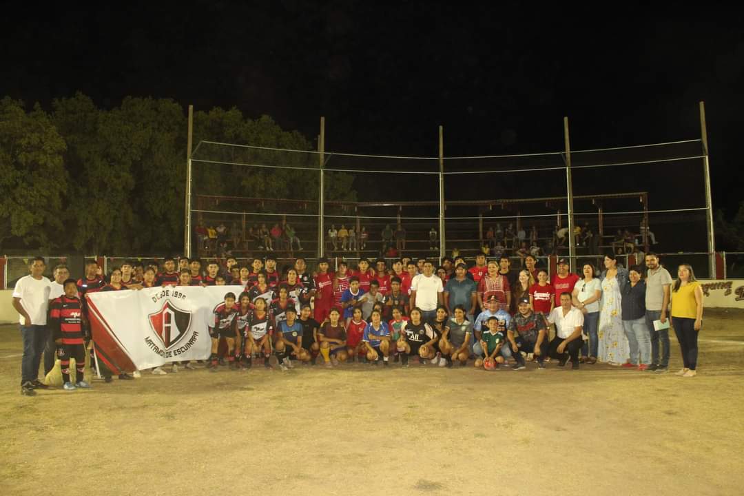 Inaugura gobierno de El Rosario espacio multideportivo en Laguna de Beltranes