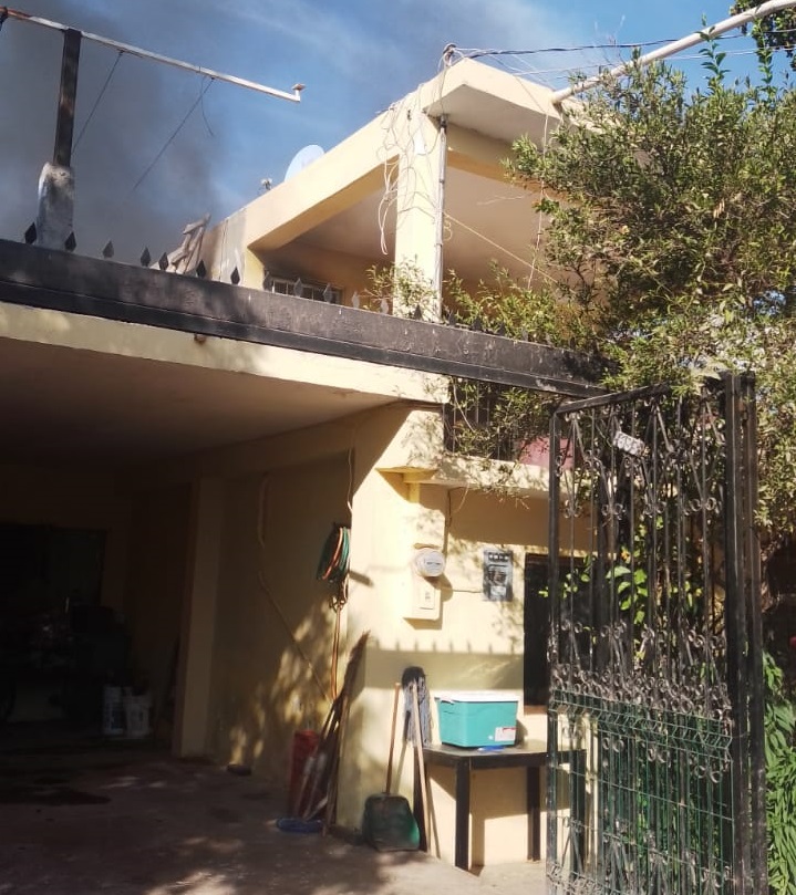 Incendio en casa habitación en el ejido Morelos deja a dos personas lesionadas
