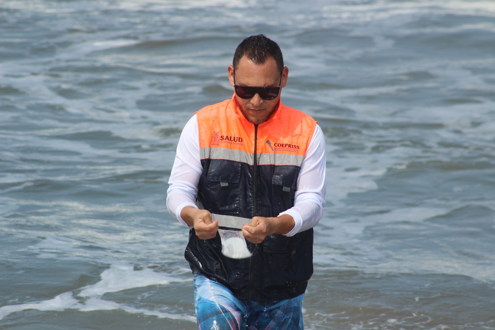 Inicia la Coepriss el muestreo de agua en las playas de Sinaloa previo al periodo vacacional