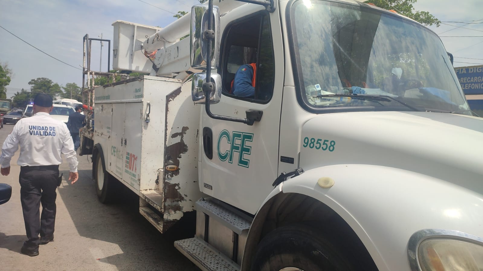 Intentan CFE suspender de nuevo energía eléctrica en Palacio Municipal de Ahome