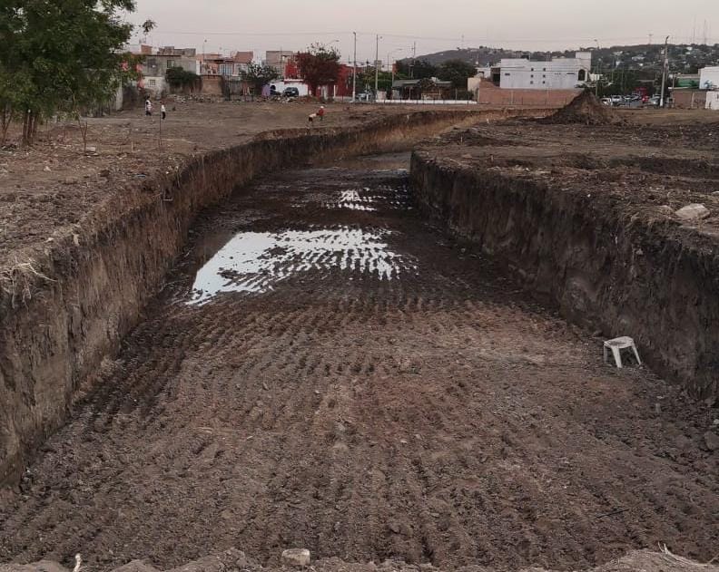 Interviene Édgar González y paran la desviación del arroyo por constructora en Ampliación Villa Verde
