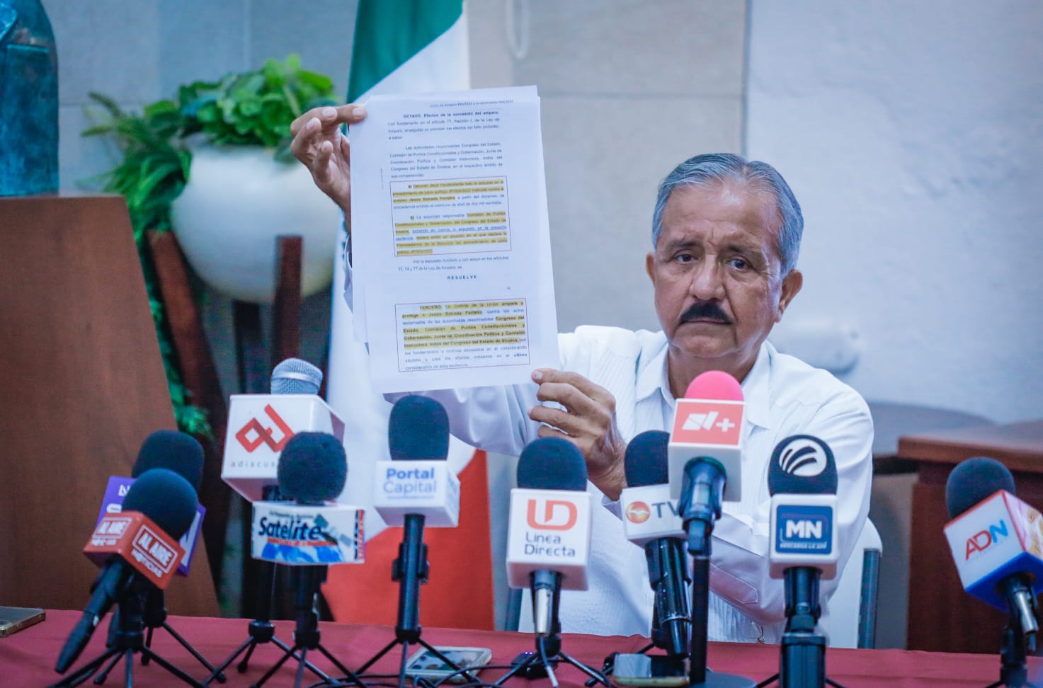 Envía Estrada Ferreiro una carta al gobernador Rocha; quiere dialogar y ser senador