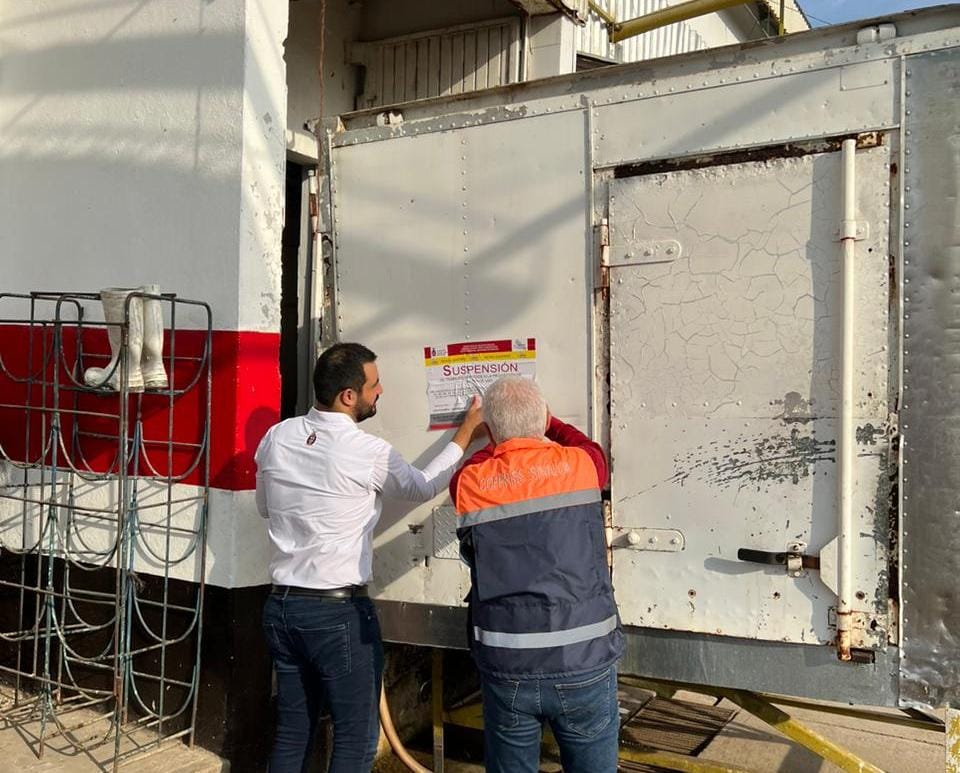 Les llega la Coepriss a dos rastros en medio de sacrificios en Mazatlán; uno fue suspendido