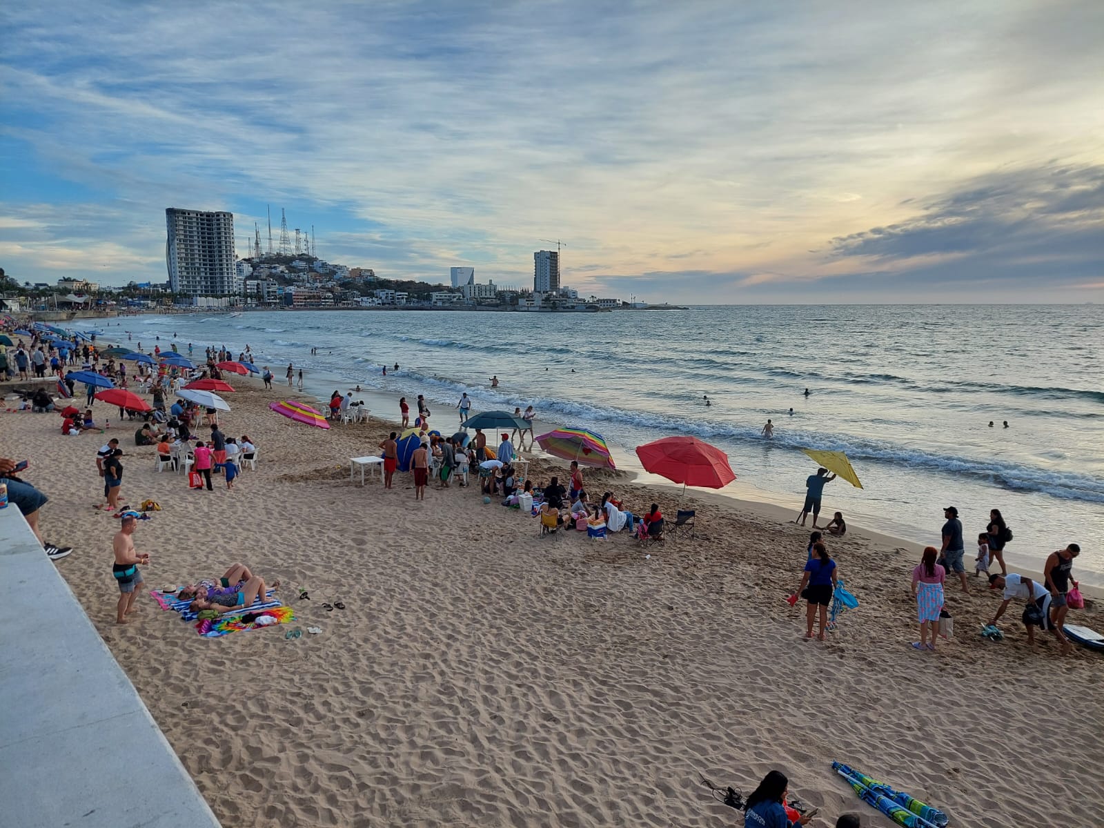 Más de 10 mdp se invertirán para construcción de baños y regaderas en malecón de Mazatlán