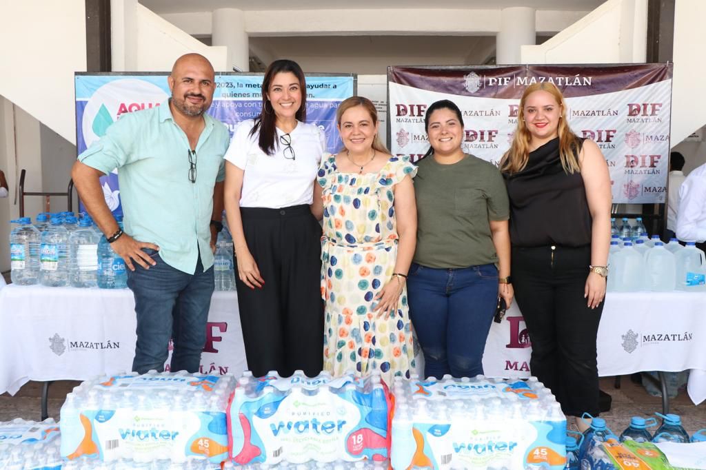 ‘Botella a botella’, mazatlecos donaron 15 mil litros de agua al Aquatón 2023