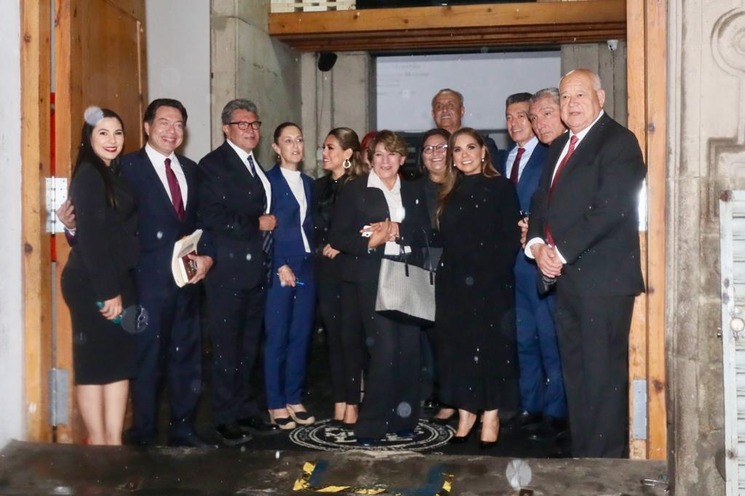 ‘Nos reunimos para felicitar a Delfina y mantener la unidad’: López Obrador acerca de la cena con morenistas