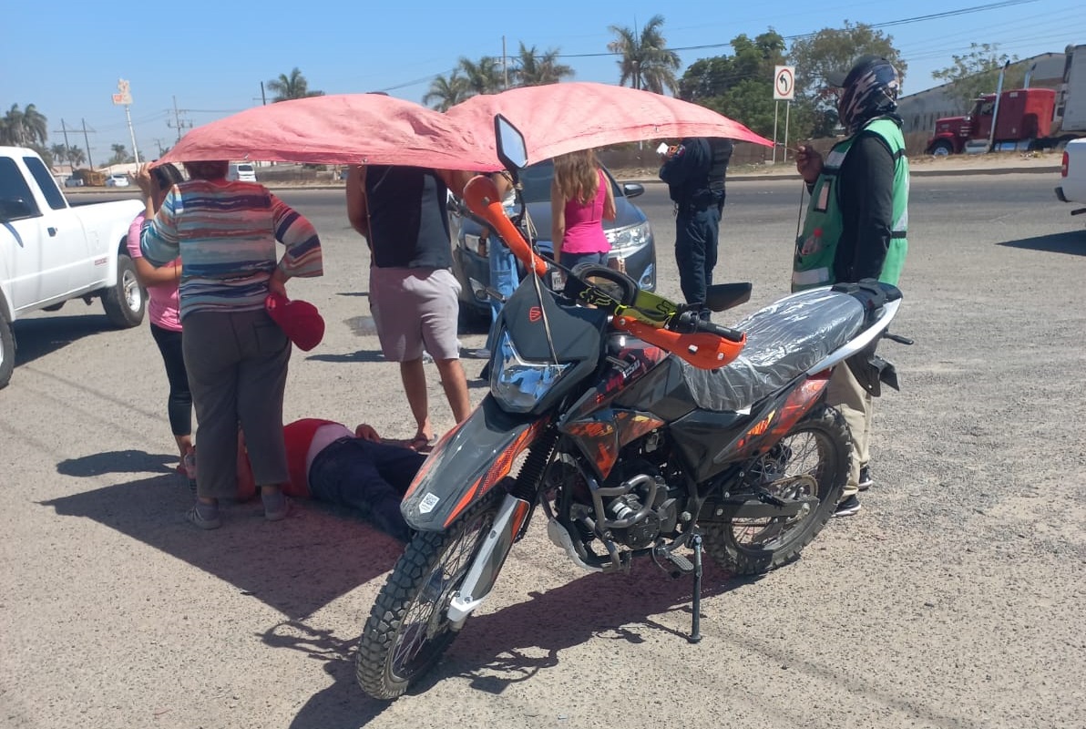 Julio viajaba en su moto y fue atropellado por un vehículo sobre la México 15, en Guasave