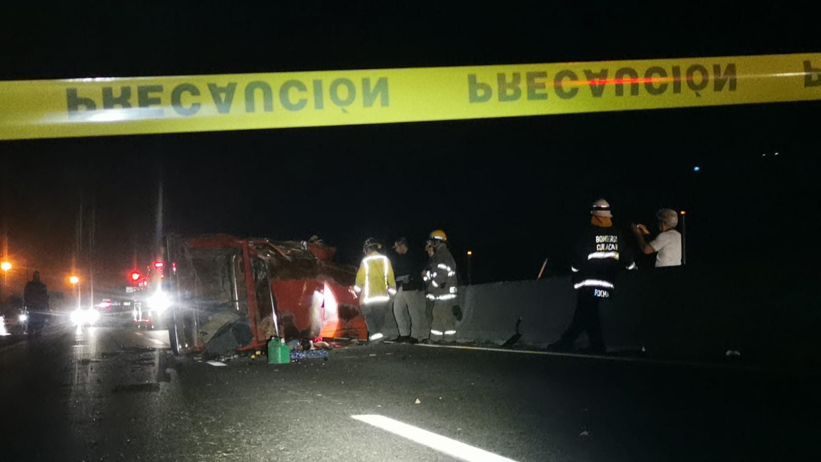 Muere automovilista al chocar contra muro de concreto de la Culiacán-Eldorado, al sur de Culiacán