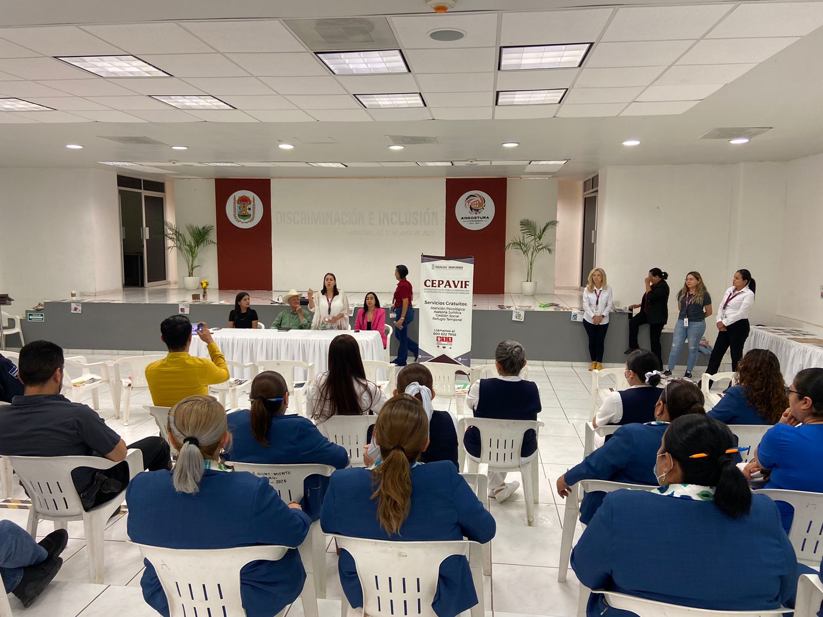 Ofrecen en Angostura taller para concientizar a funcionarios de Seguridad y Salud, sobre el trato a víctimas de violencia familiar