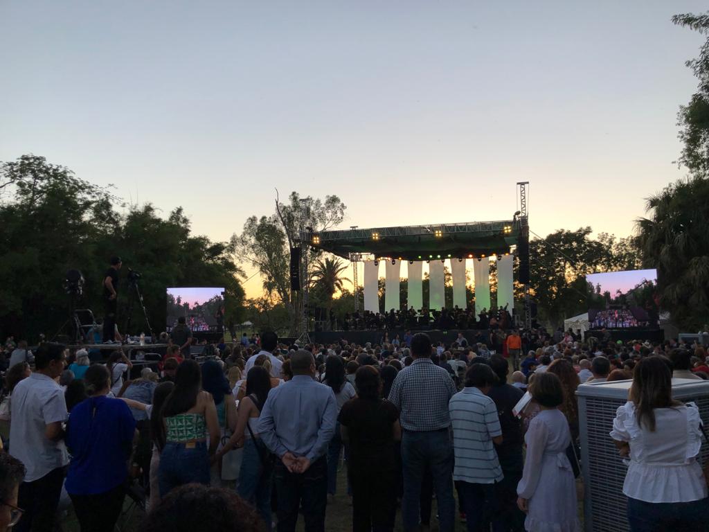 Ossla celebra los 120 años de la fundación de Los Mochis; ciudadanos disfrutan del gran concierto