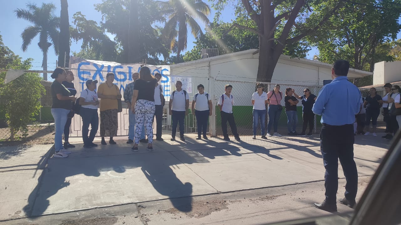 Pensaban que tema del CAM 3 ya estaba resuelto; integran carpeta para dar intendente a la escuela