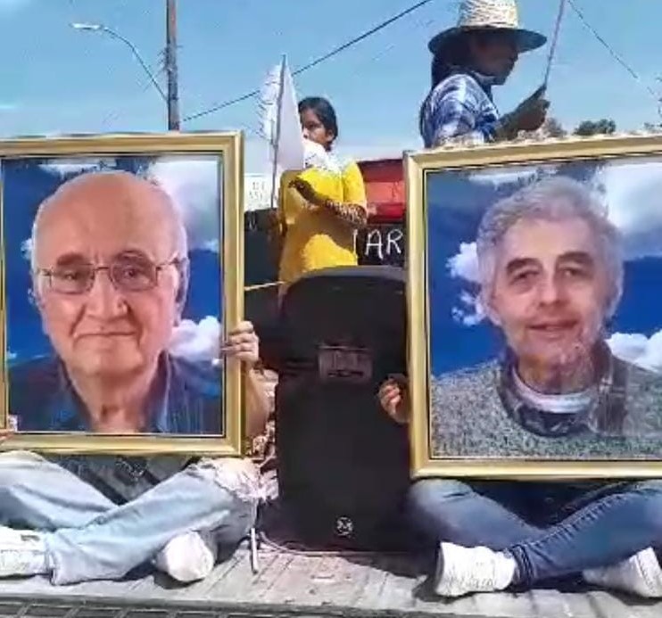 Pobladores de la sierra recuerdan en peregrinación a sacerdotes jesuitas asesinados hace un año