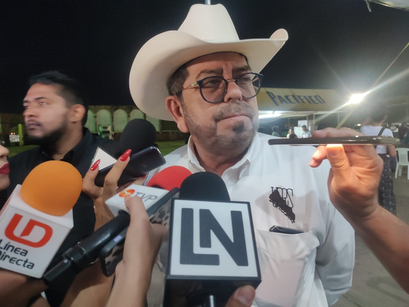 Ganaderos en Sinaloa buscan aval de Rocha Moya y sesionar para destituir a Regulo Terrazas de la Unión Regional Ganadera
