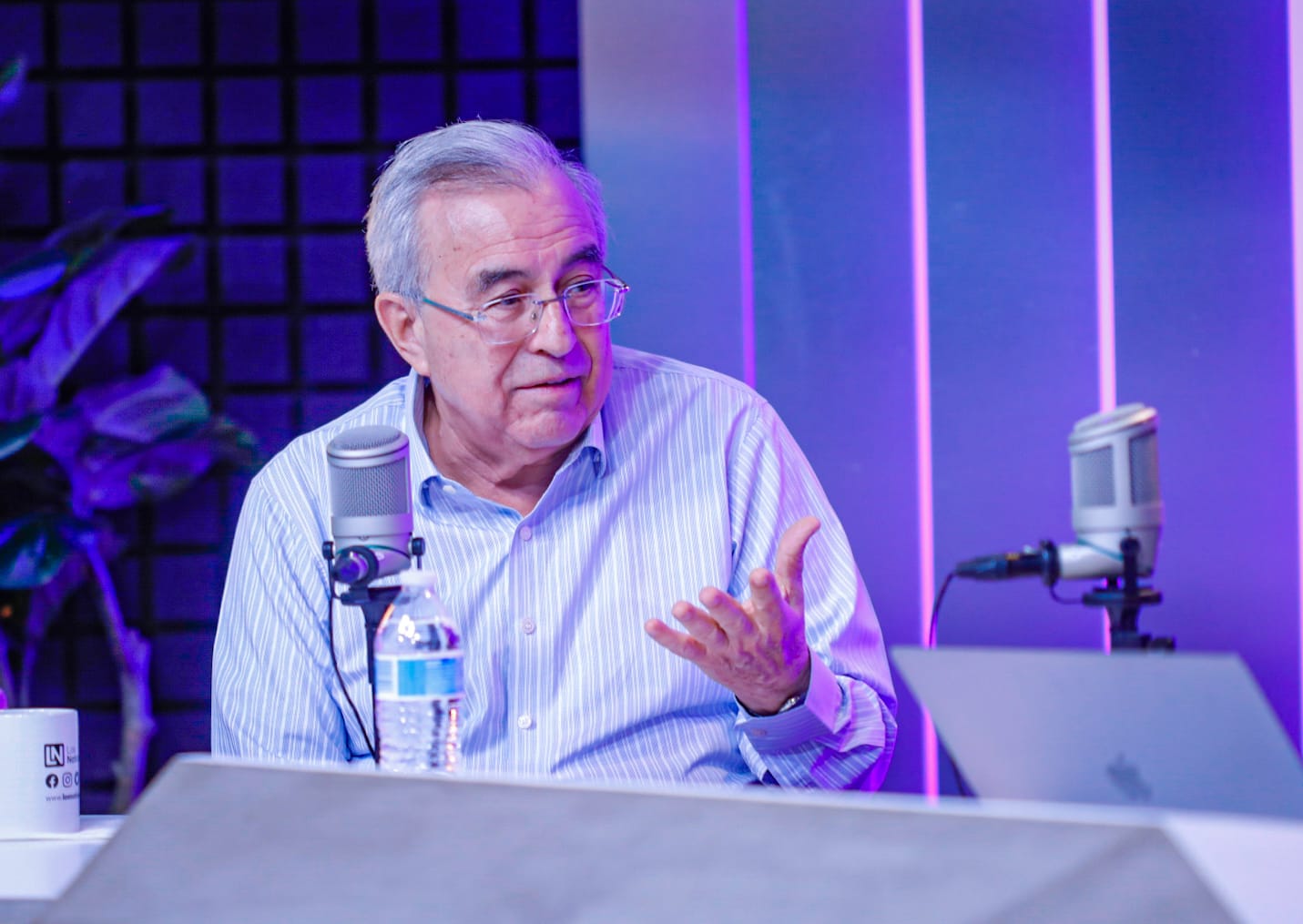 “En Morena hay de sobra para candidatos, quien quiera reelegirse tiene que ganar la encuesta”: Rocha