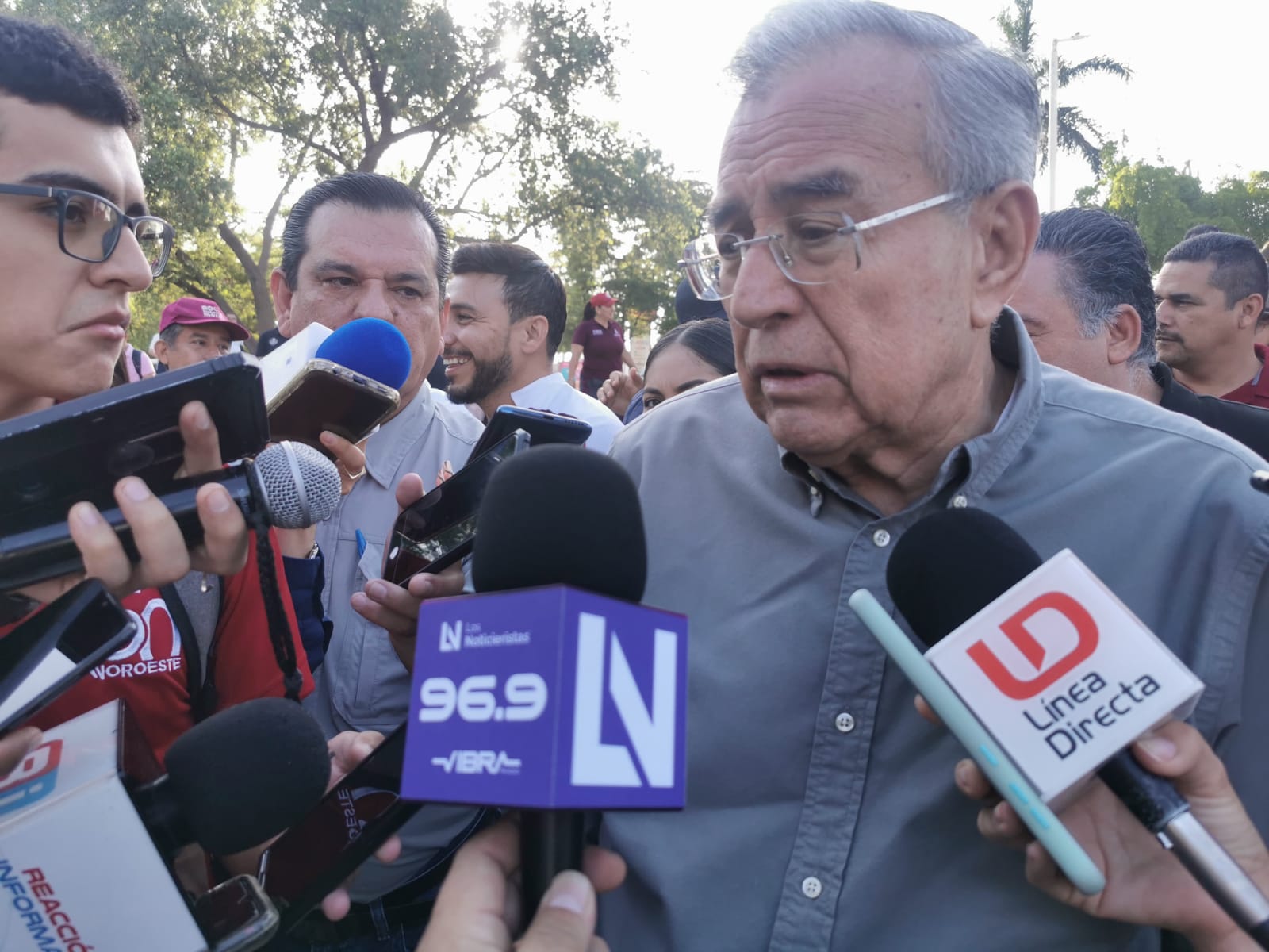 Envía Rocha iniciativa al Congreso para reducir a 25 años la edad para ser gobernador y 18 para diputados en Sinaloa