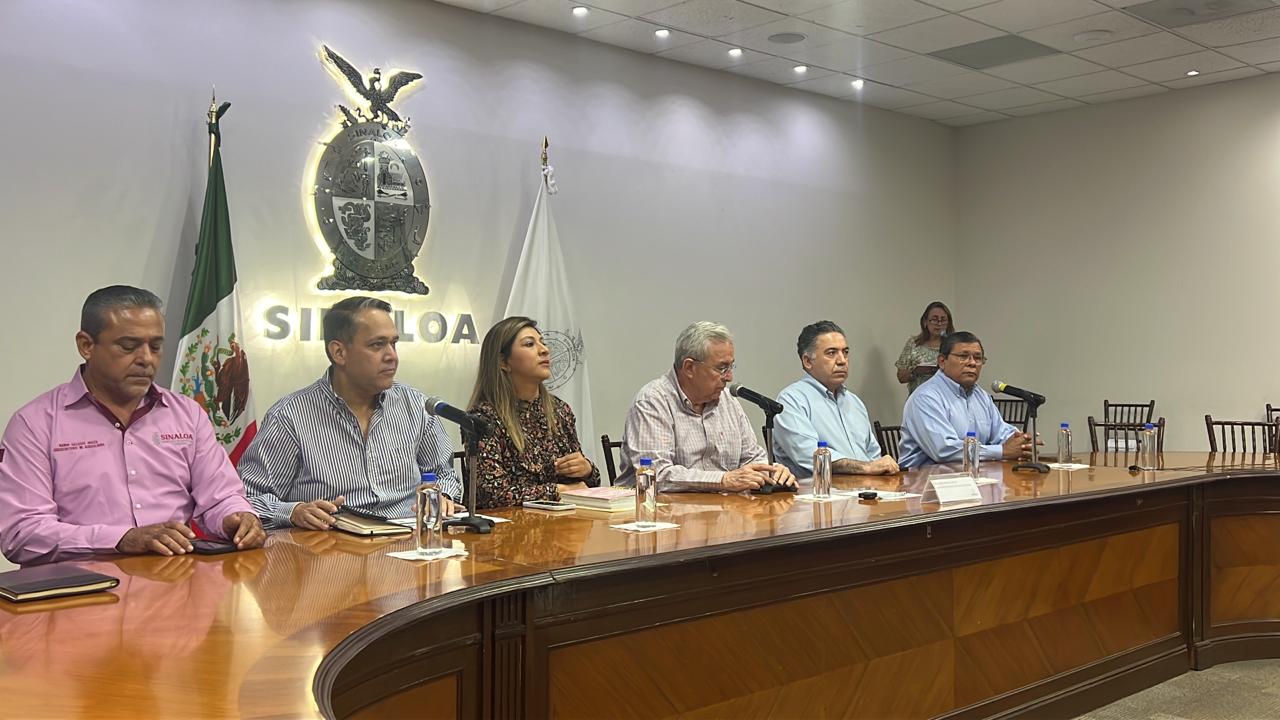 “Que reflexionen, si liberan el aeropuerto aquí estamos para atenderlos”: Rocha a productores