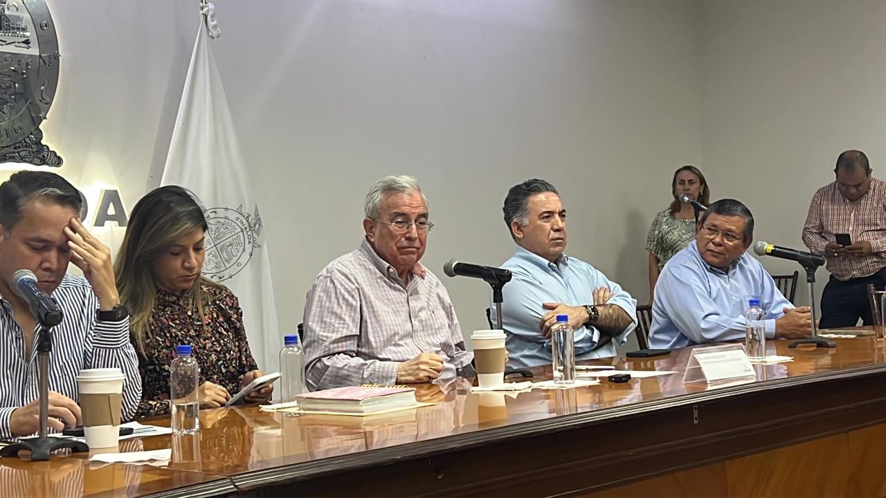 “Que tomen las bodegas de los grandes industriales, yo voy con ellos, vamos a ajustarlos, pero el Aeropuerto no”: Gobernador