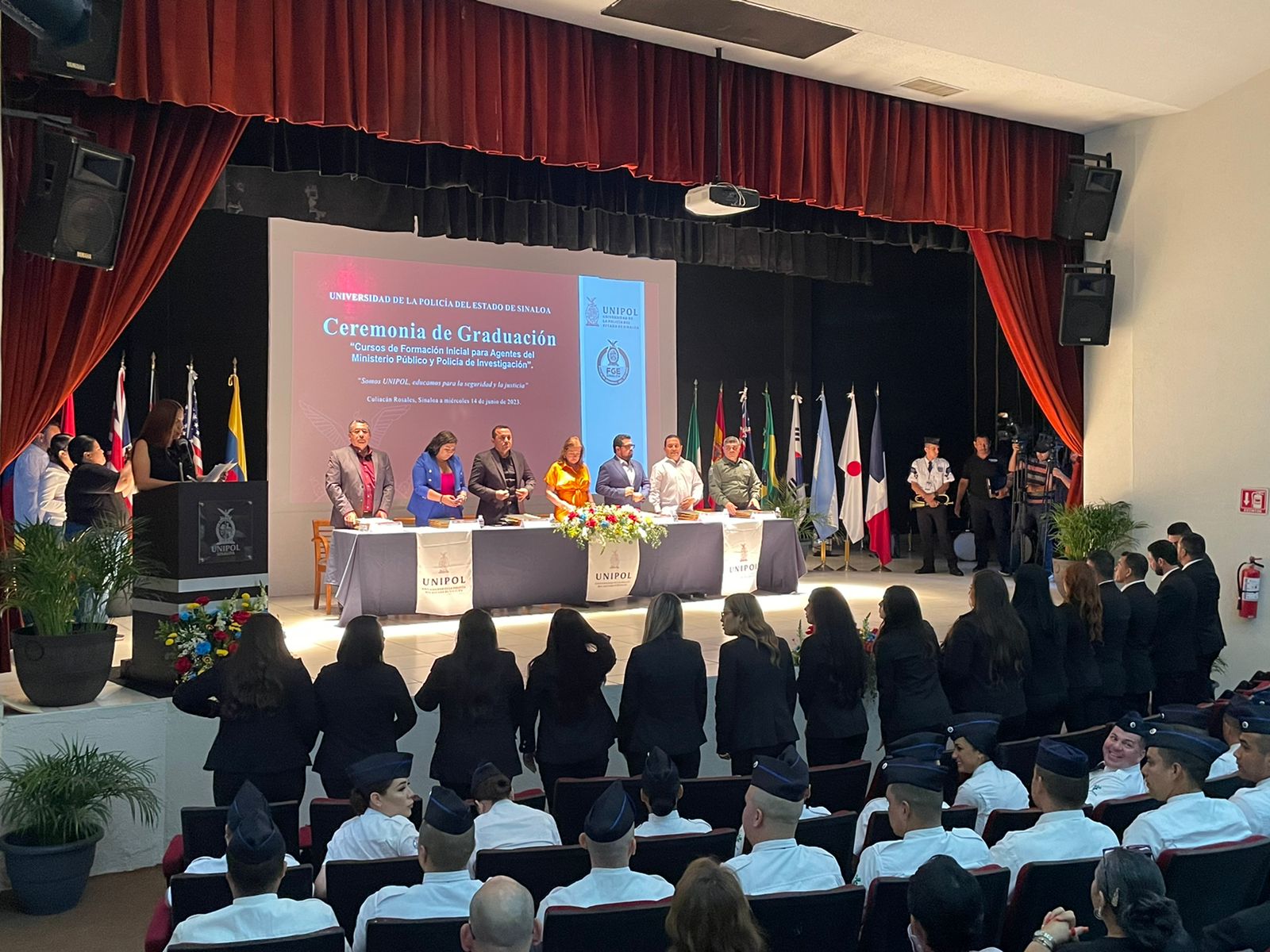 Se gradúan 38 elementos la Policía de Investigación en Culiacán; fiscal reconoce que requieren de elementos