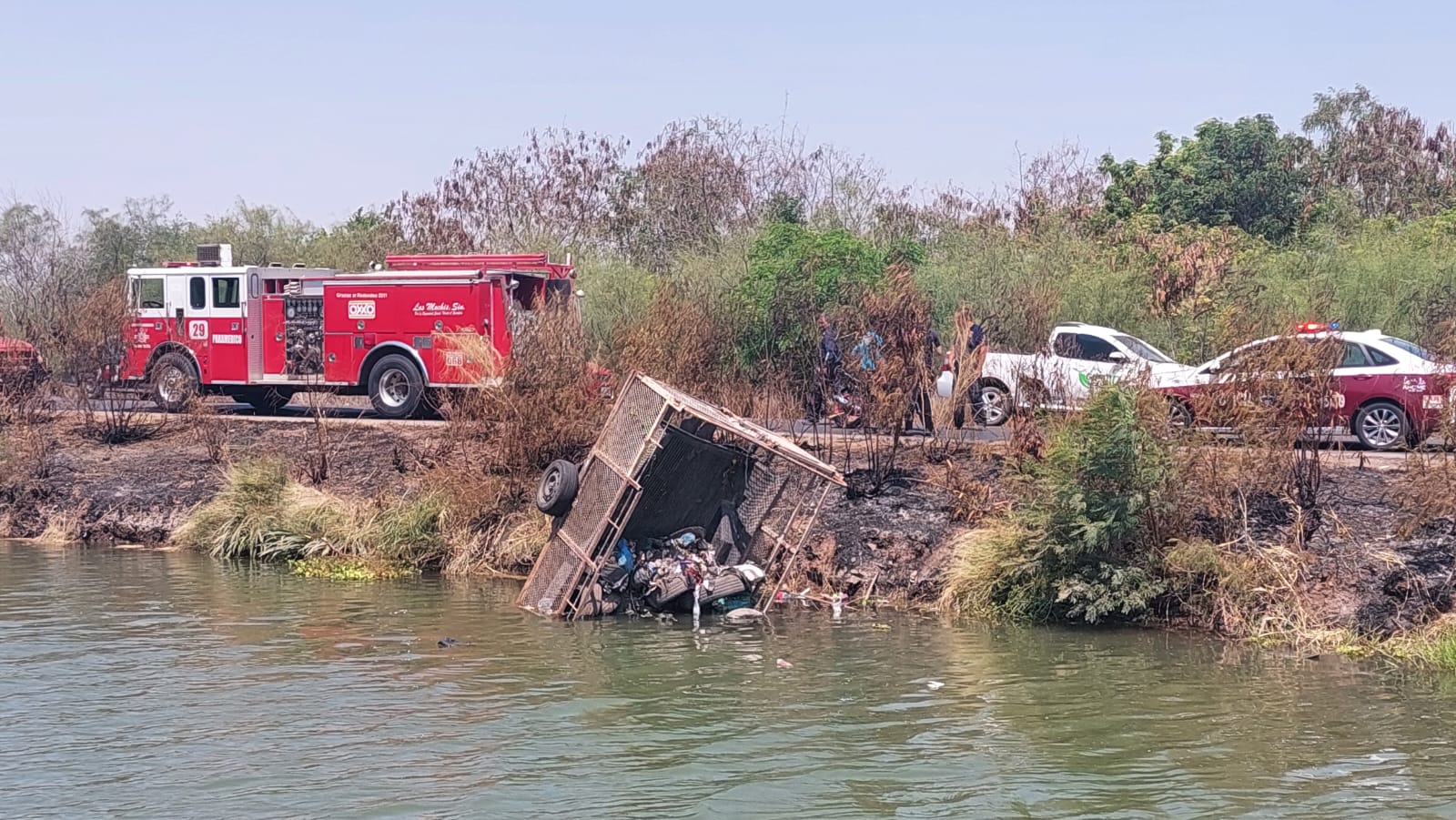 Se registra otro ‘canalazo’ en el Lateral 18 en Ahome