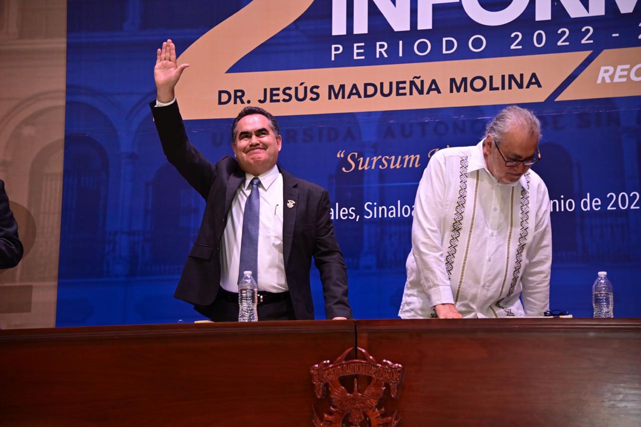 Autoridades y representantes de educación, reconocen la labor del rector de la UAS en su segundo informe