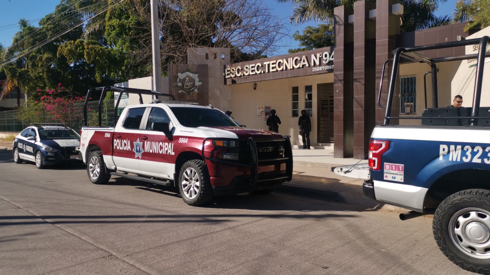 ¡No hubo clases! Tras amenaza de masacre en la ETI #94 de Los Mochis, policías sitian la secundaria