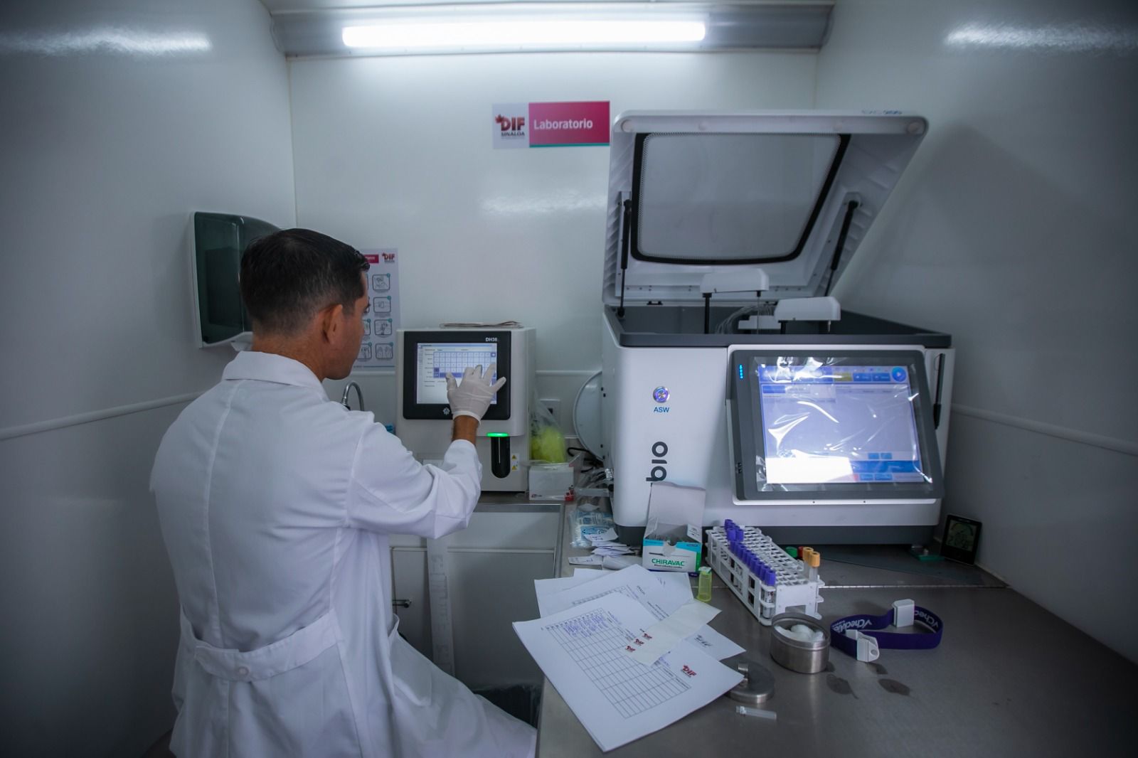Continúa la Unidad DIF de Salud para la Mujer otorgando servicios gratuitos en Palacio de Gobierno