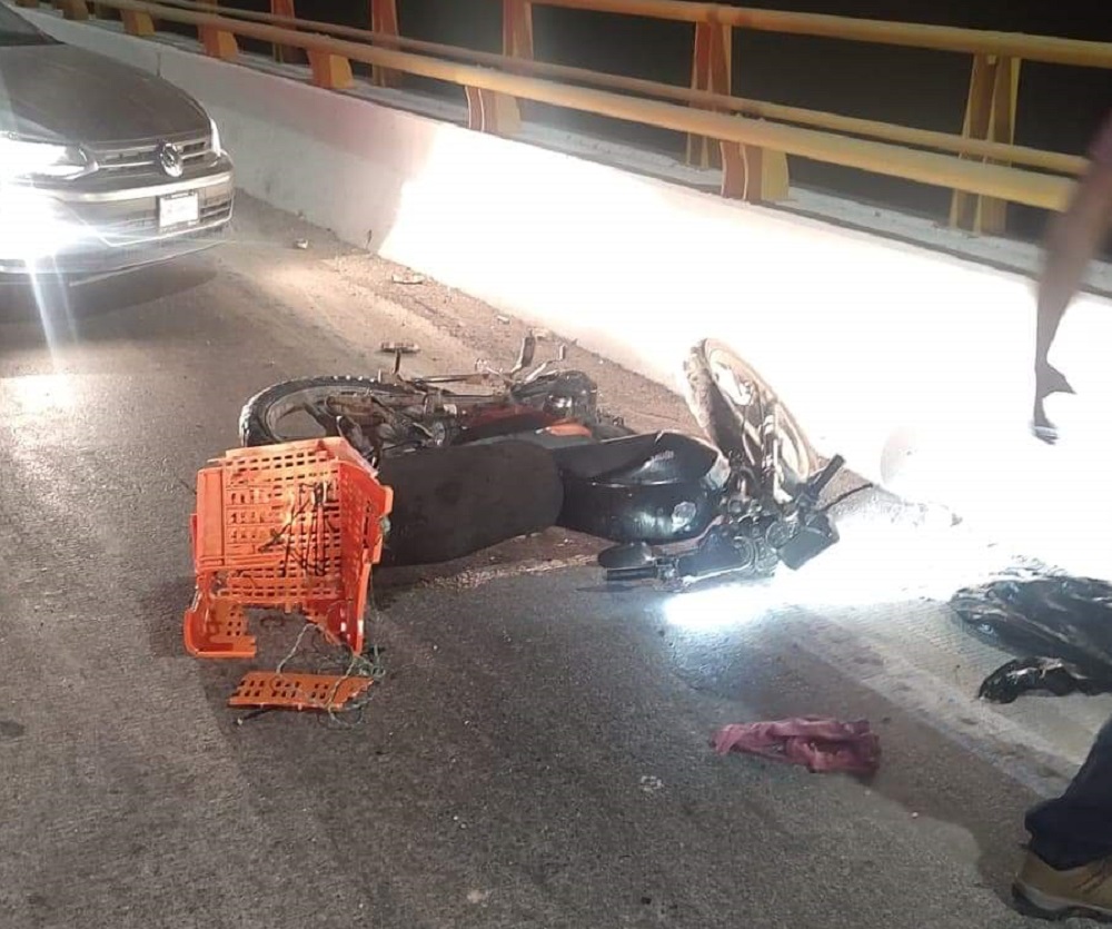 María perdió la vida en el puente Baluarte de Rosario, iba en moto cuando se impactaron contra una camioneta