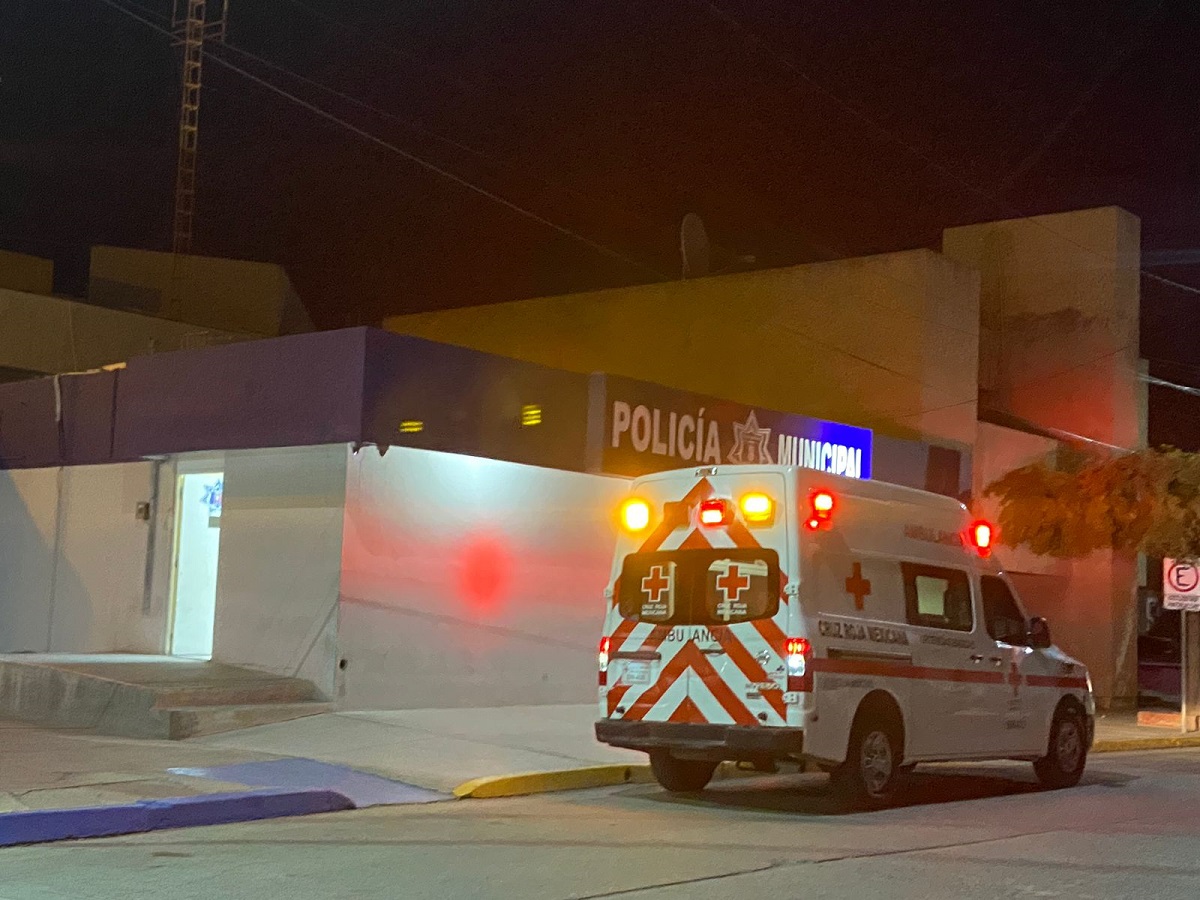 Mujer es herida con un arma blanca por su pareja sentimental en Guamúchil