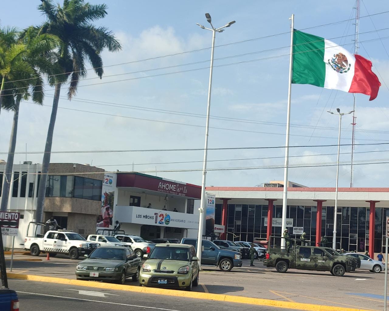 Funcionario municipal que asista a eventos de ‘corcholatas’ se va, todos están advertidos, sostiene alcalde de Ahome