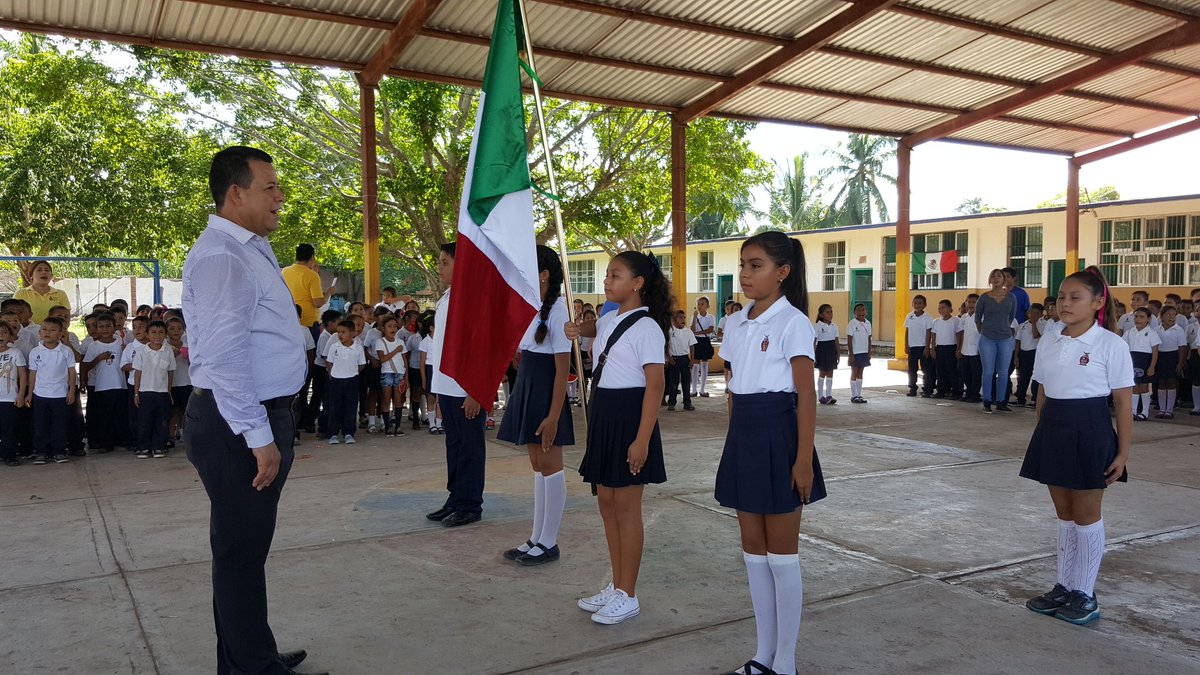 Pide SEPYC realizar ceremonias del ciclo escolar en escuela para evitar gastos excesivos