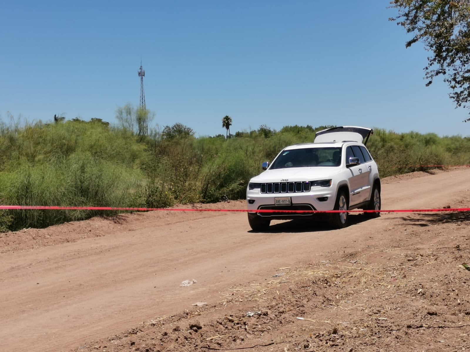 Identifican a los dos ejecutados y localizados en una Cherokee en un canal de riego en Los Mochis