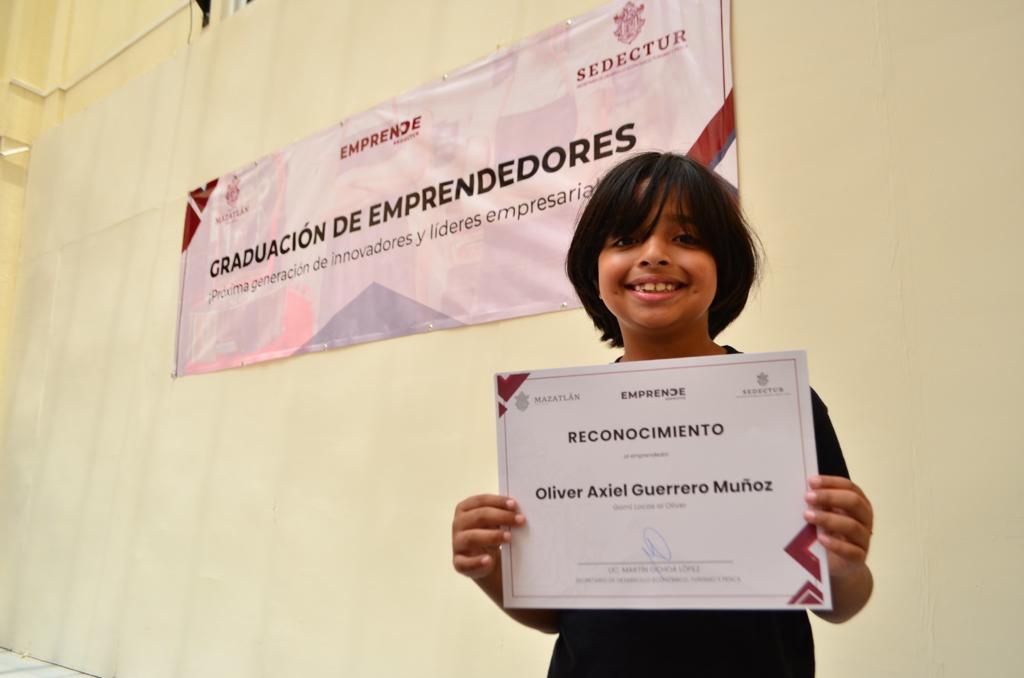 El pequeño Óliver y 22 emprendedores concluyen el programa ‘Emprende Sedectur 2023’