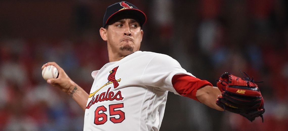 Giovanny Gallegos domina a Meneses y se apunta el hold en la victoria de los Cardenales