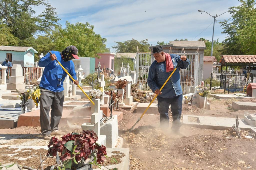 Listos panteones de Ahome para recibir a los deudos este 1 y 2 de noviembre