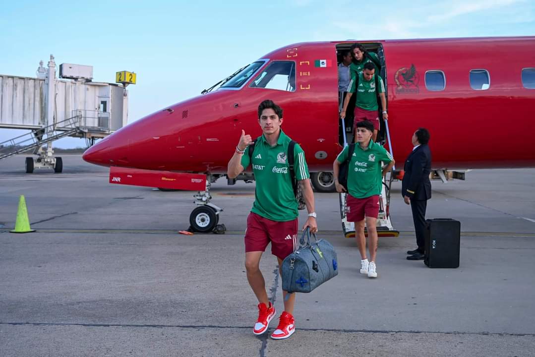 Toca tierra la Selección Nacional de México en Mazatlán para su encuentro con Guatemala