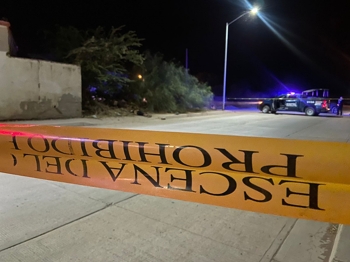 Hallan a un hombre asesinado en la colonia Satélite, en Guamúchil