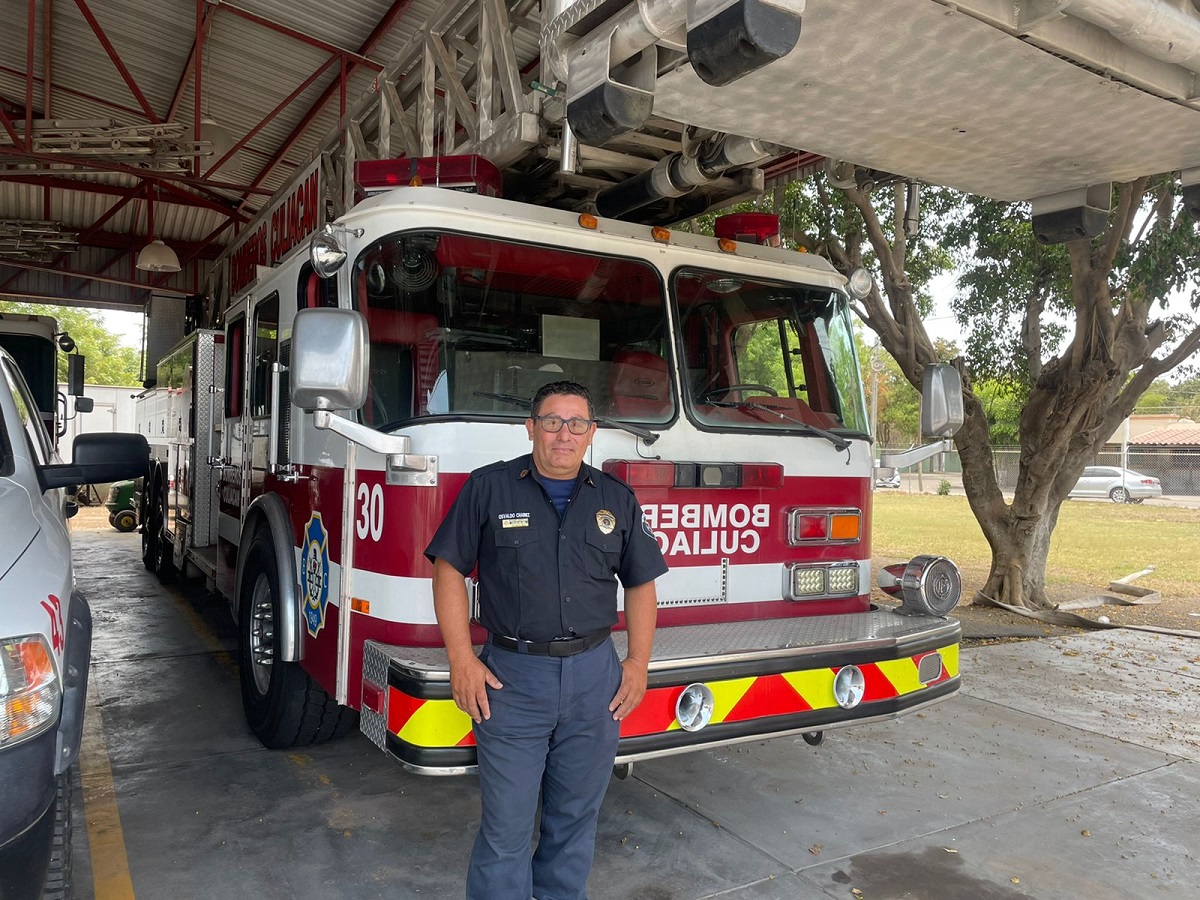 Osvaldo es bombero, un superhéroe, pero también un superpapá