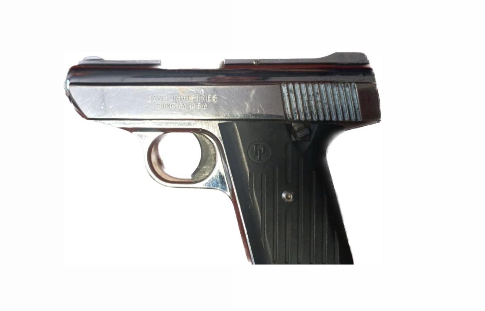 Tras reporte, policías estatales de la Unidad de Atención a Víctimas de Violencia aseguran pistola, pero el agresor huyó