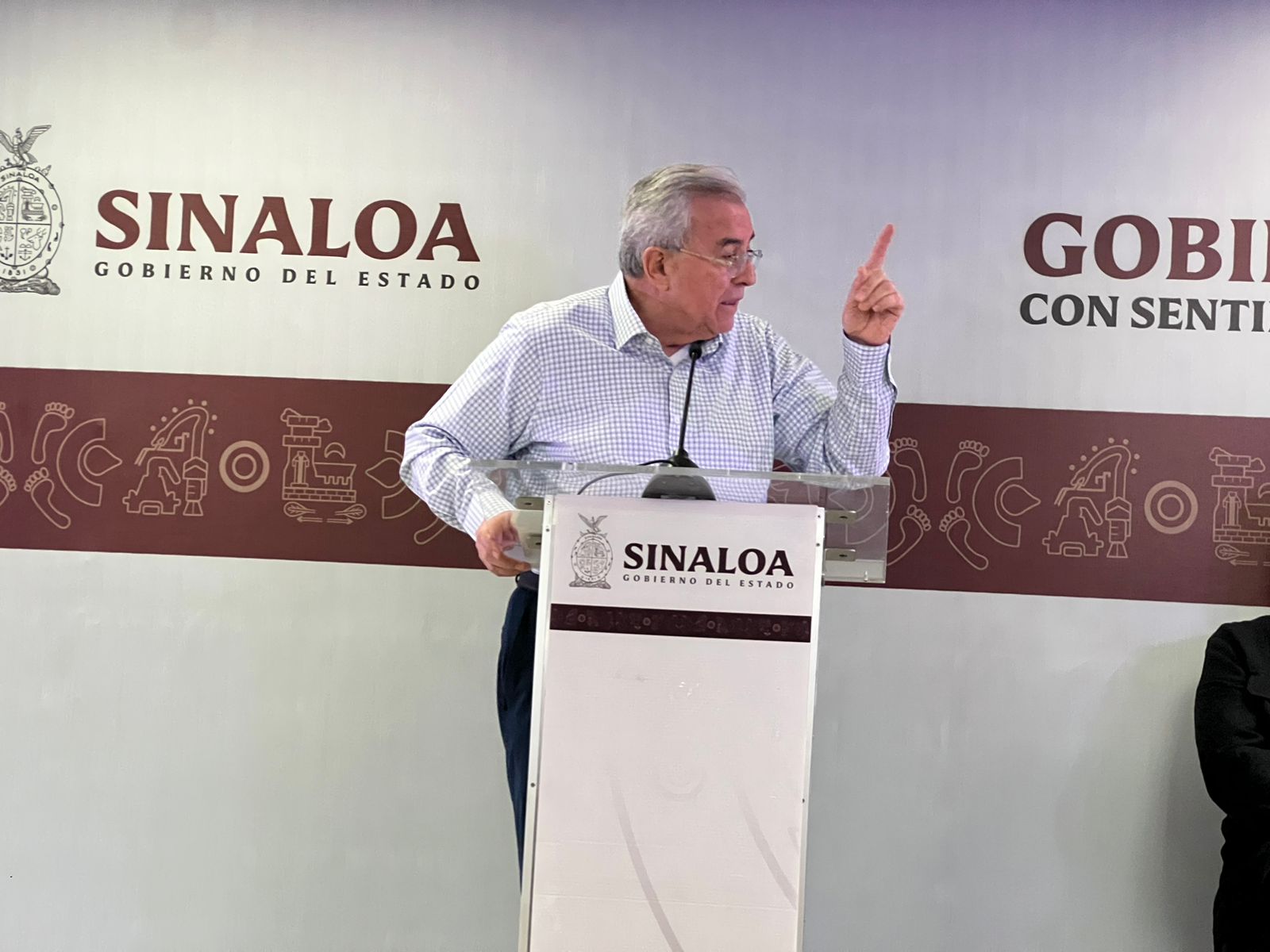 Rector se sigue negando a la transparencia; no quiso representante del Estado en informe: Rocha
