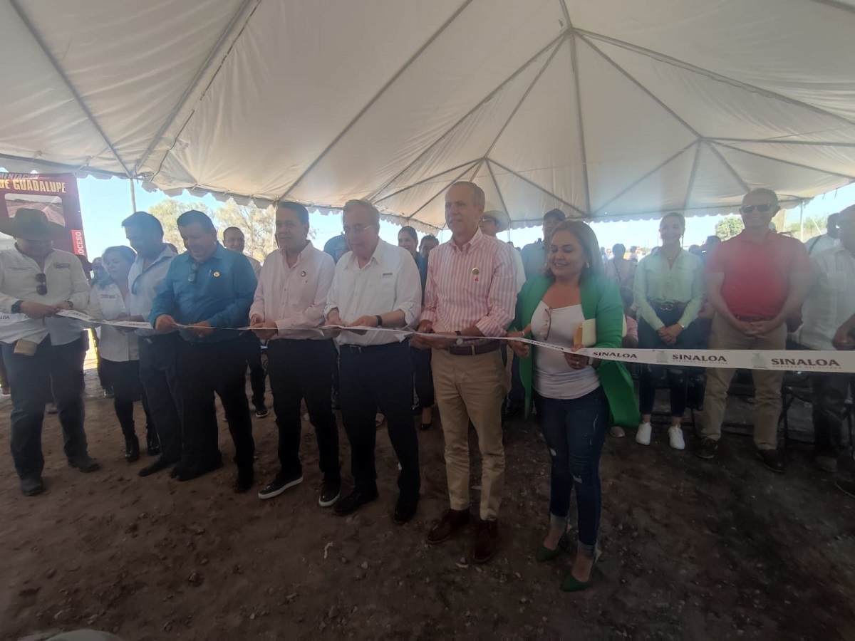 Entrega gobernador obras por 167 mdp en Ahome; se compromete a construir más tramos carreteros
