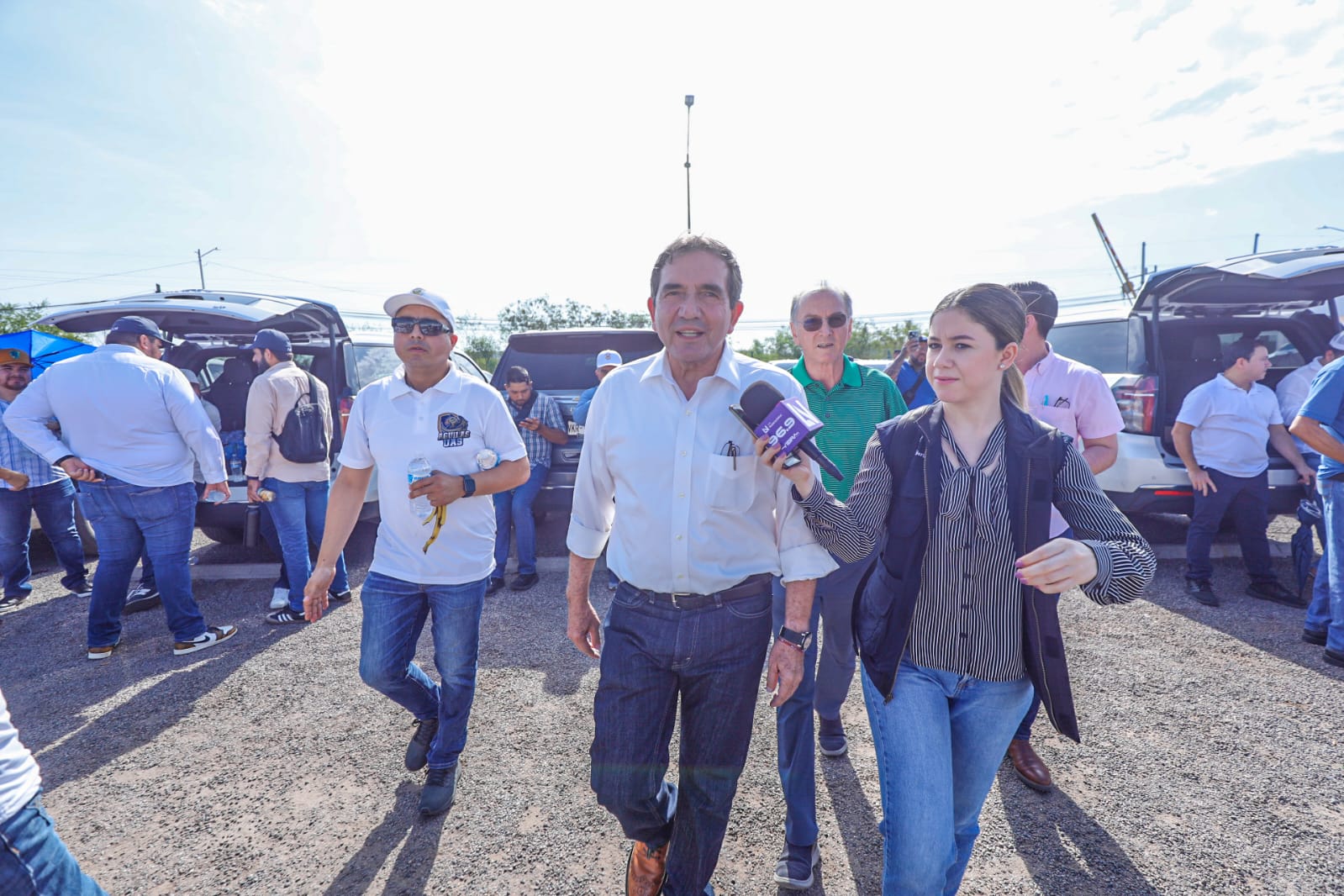 Acude Cuén a audiencia en apoyo a su hijo, exfuncionario de la UAS acusado de compra de tortillas por 18 mdp