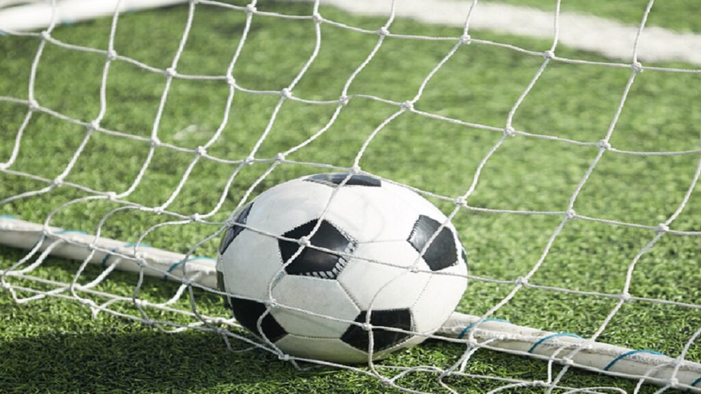 Tragedia: Adolescentes de 15 y 17 años mueren tras caerles un rayo mientras jugaban futbol, en Tabasco