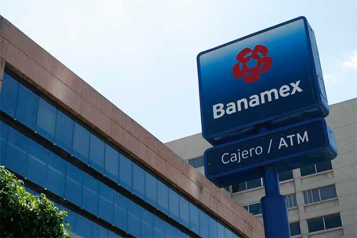 Desiste gobierno federal en la compra de Banamex, asegura vocero de la Presidencia