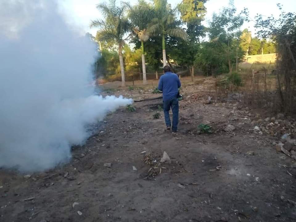 ¡Ahí viene la lluvia! Llama Salud a limpiar patios y tirar cacharros; hay dos sospechosos de dengue