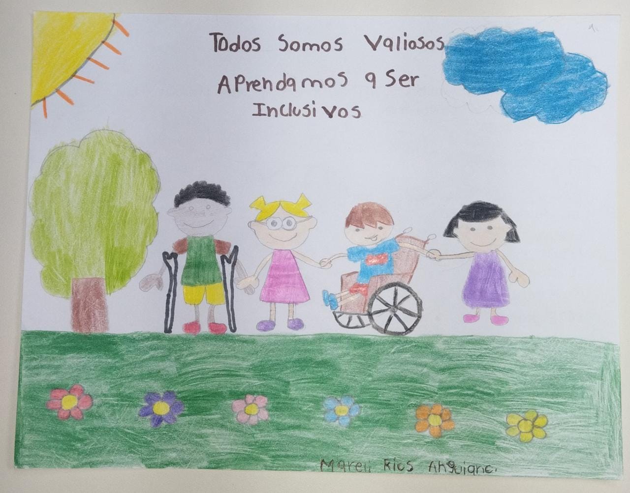 Mareli de 10 años, viajó horas en moto de La Noria a Mazatlán y luego a Culiacán para ser campeona de dibujo estatal