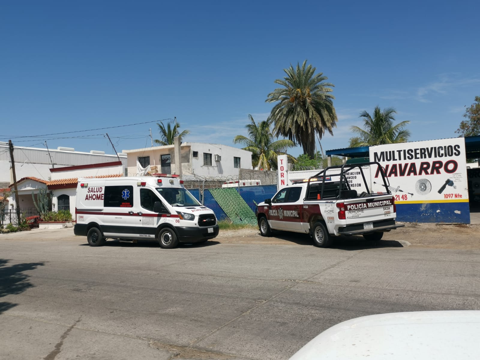 En Los Mochis, localizan un hombre sin vida en el techo de un camión