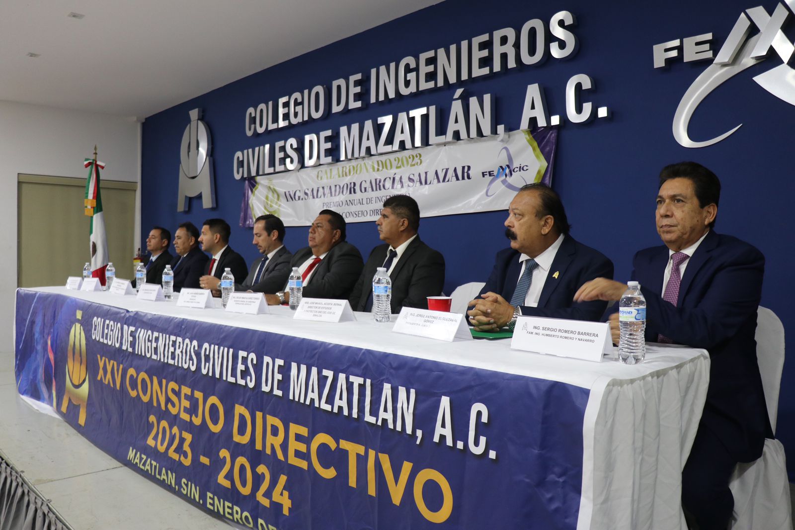 Salvador García Salazar es galardonado en el Día Internacional del Ingeniero en Mazatlán