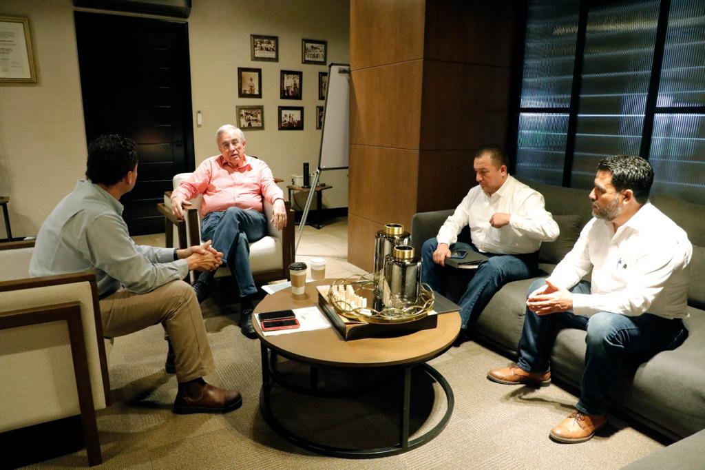 En reunión con el gobernador Rocha, CFE informa sobre los trabajos de la red para evitar apagones